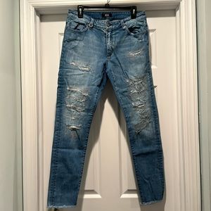 Neuw women’s distressed jeans - size 29
